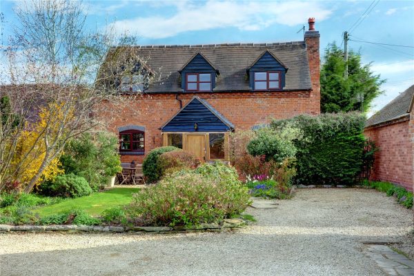 Crown Lane, Wychbold, Droitwich, WR9 0BX
