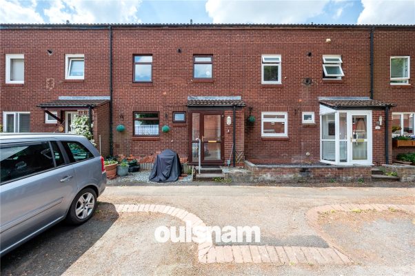 Sandhurst Close, Church Hill, Redditch, Worcestershire, B98 9JY