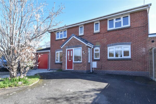 High Meadows, Stoke Heath, Bromsgrove, Worcestershire, B60 3QR