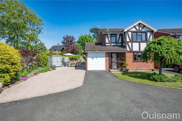 Fircroft Close, Stoke Heath, Bromsgrove, Worcestershire, B60 4NQ