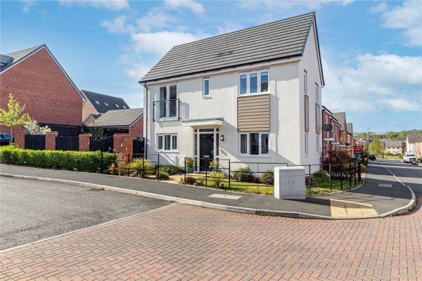 Newman Drive, Cofton Hackett, Birmingham, West Midlands, B45 8FY