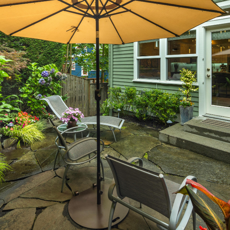 How to Create an Outdoor Entertaining Space